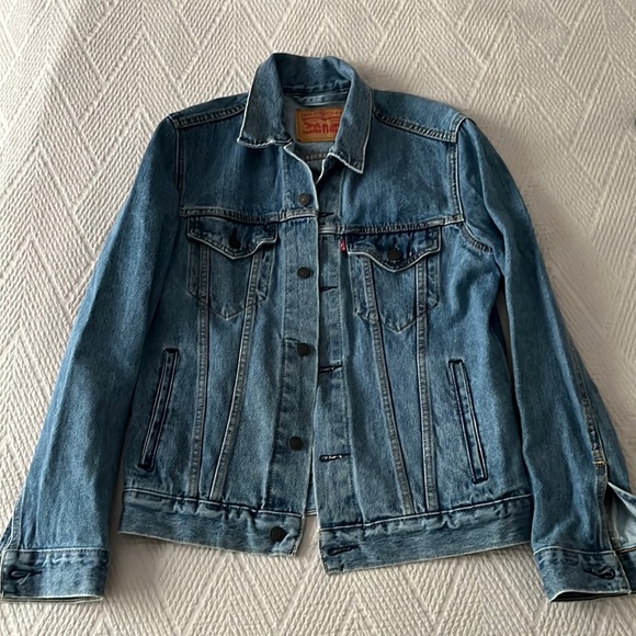 Levi’s women’s vintage denim jacket Small